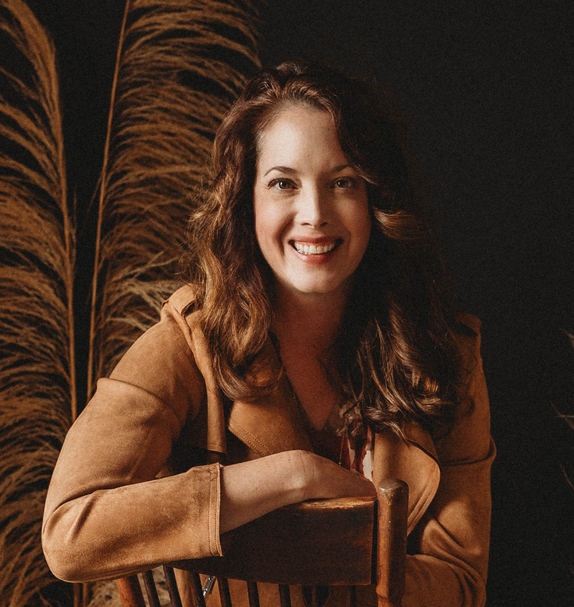 Author pic_feathers_cropped